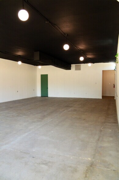 More Photos Of 500 S 20th St, Fort Smith Flex For Lease