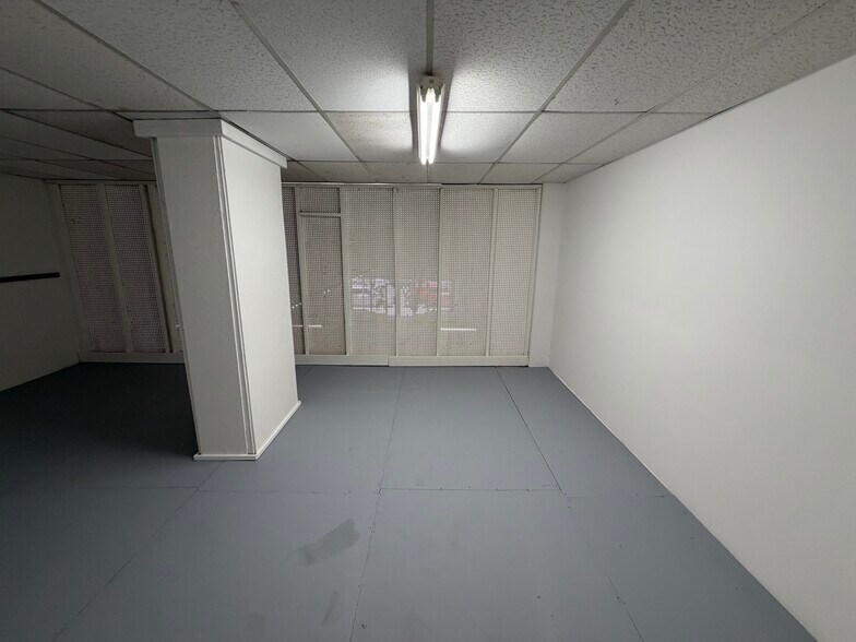 More Photos Of 321-403 S El Paso St, El Paso Storefront For Lease