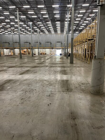 More Photos Of 1042-1050 W Swanzey Rd, Swanzey Warehouse For Sale