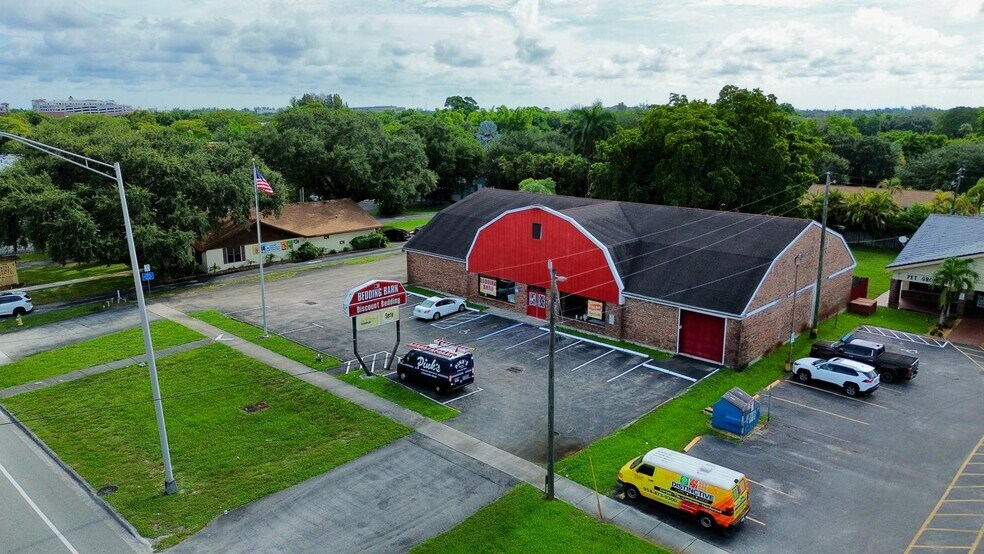More Photos Of 4230 University Dr, Fort Lauderdale Storefront For Sale