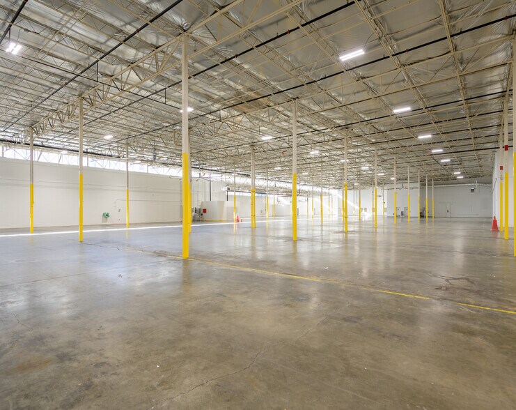 More Photos Of 1480 Bells Ferry Rd, Marietta Warehouse For Sale