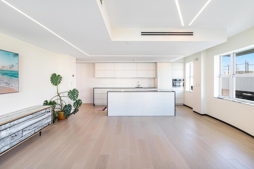 More Photos Of 605 Lincoln Rd, Miami Beach Office Residential For Lease