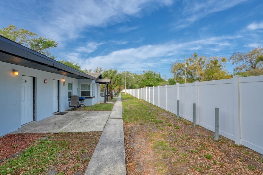 More Photos Of 518 N Orange Blossom Trl, Orlando Apartments For Sale