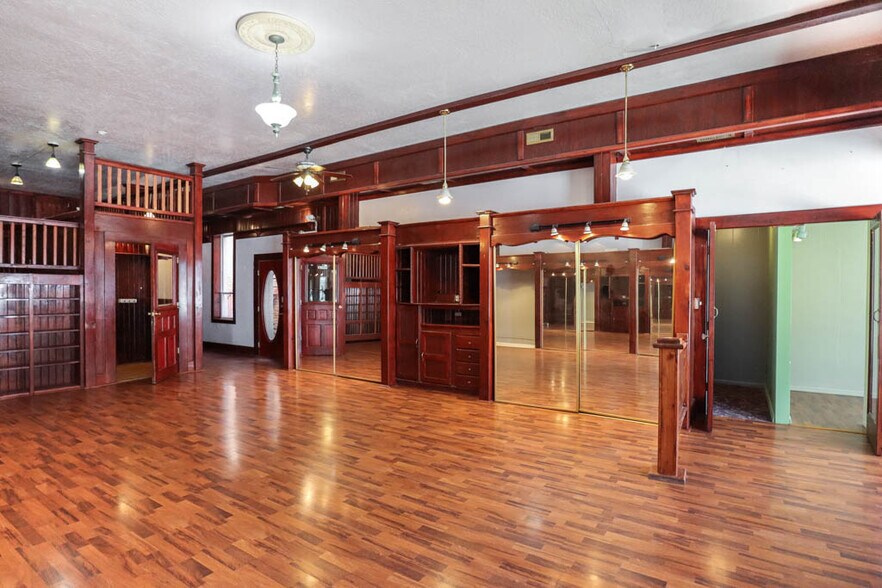 More Photos Of 16 N Main St, Payette Storefront Retail Residential For Sale