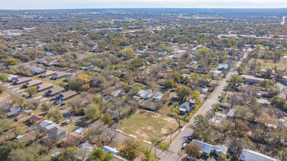 More Photos Of 1040 W Oak St, Stephenville Land For Sale