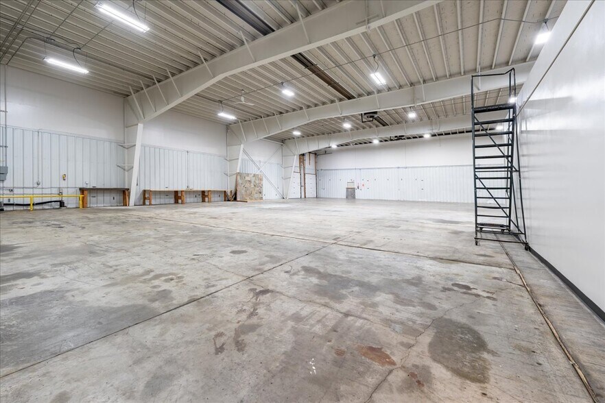 More Photos Of 2151 Van Horn Rd, Fairbanks Warehouse For Sale