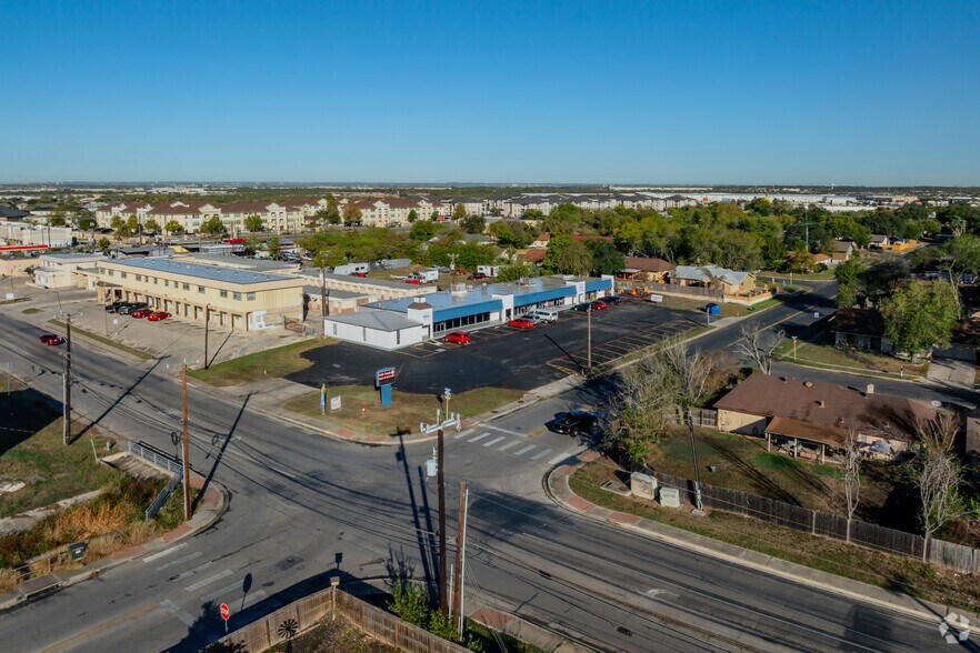 More Photos Of 4801-4809 Lakebend West Dr, San Antonio Freestanding For Sale