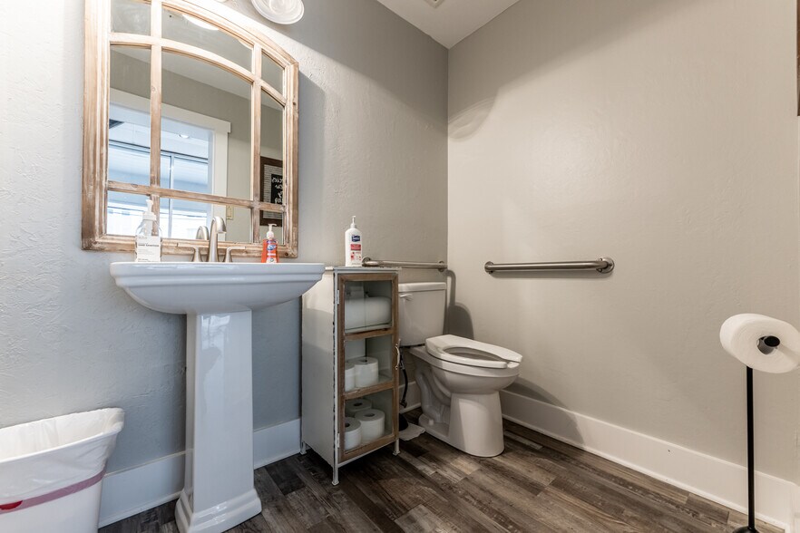 More Photos Of 2402 Sam Houston Ave, Huntsville Medical For Sale