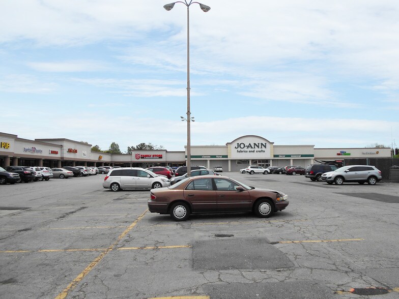 More Photos Of 1225-1385 W 86th St, Indianapolis Unknown For Lease