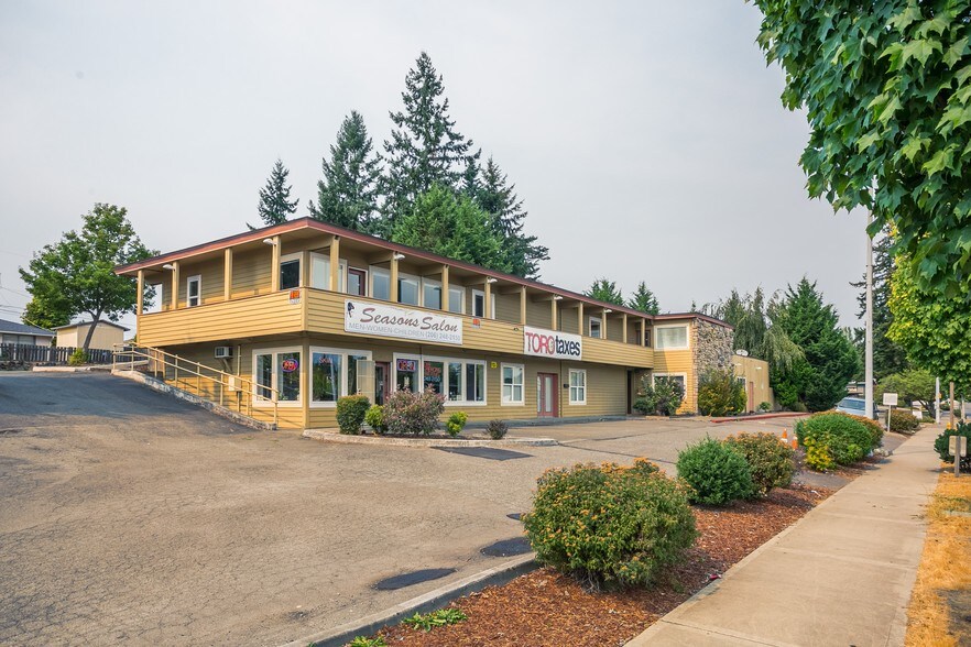 More Photos Of 14235-14237 Ambaum Blvd SW, Burien General Retail For Lease