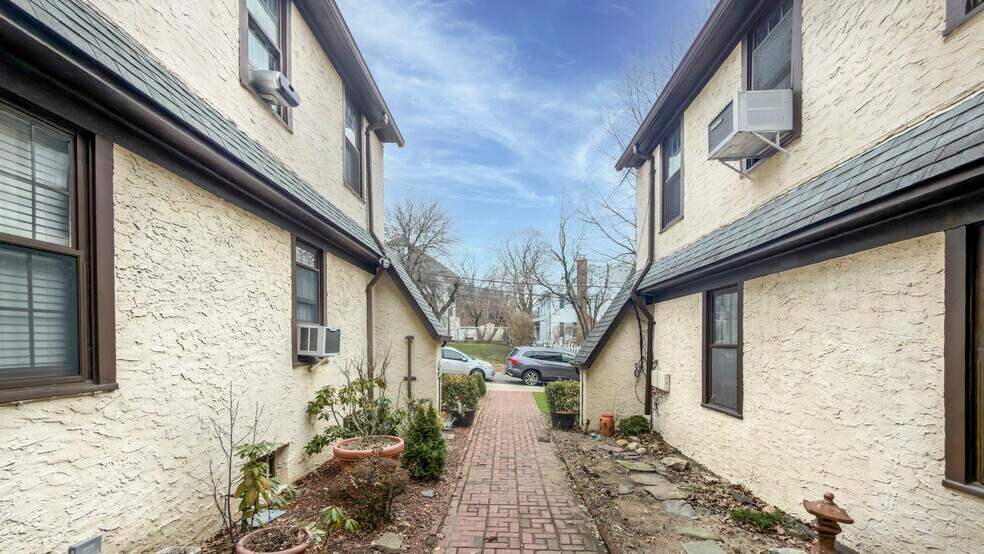 More Photos Of 4320 Hamilton Pl, Flushing Apartments For Sale