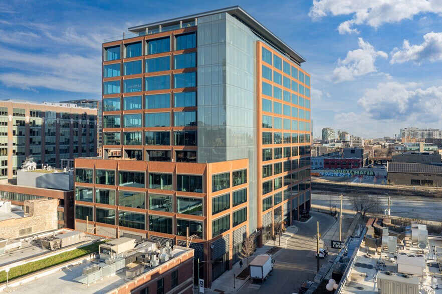 More Photos Of 320 N Sangamon St, Chicago Office For Lease