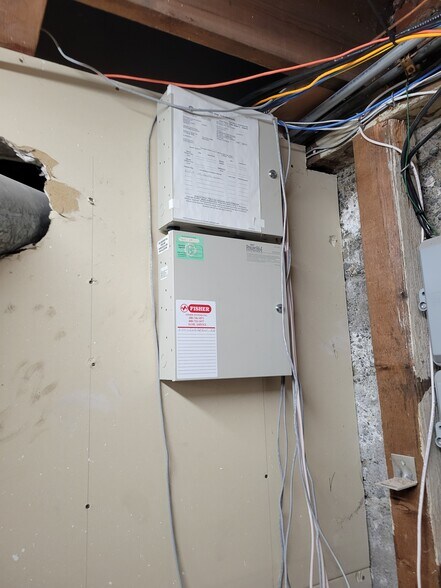 More Photos Of 909 6th St, Clarkston Storefront Retail Office For Lease