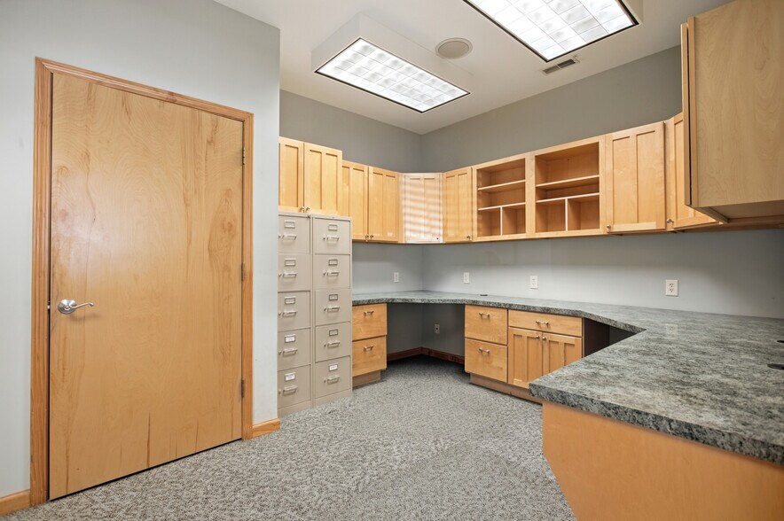 More Photos Of 1700 18th St, Charleston Office For Sale