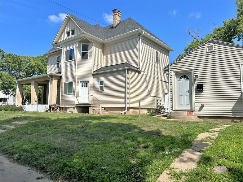 Primary Photo Of 1600 Nebraska St, Sioux City Apartments For Sale