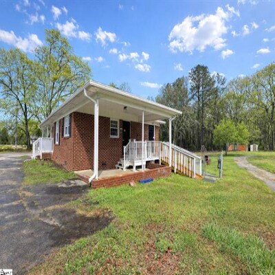 More Photos Of 615 Fairview St, Fountain Inn Office For Sale