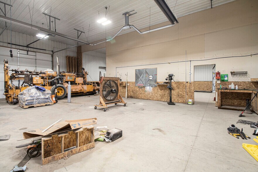 More Photos Of 9486 S Meridian Rd, Clarklake Light Manufacturing For Sale