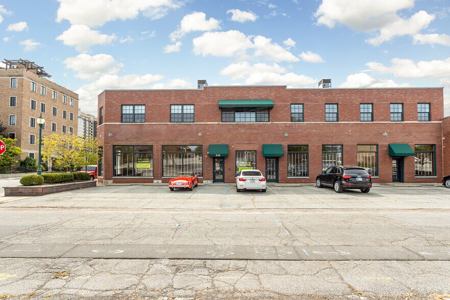 More Photos Of 838 N Delaware St, Indianapolis Unknown For Lease