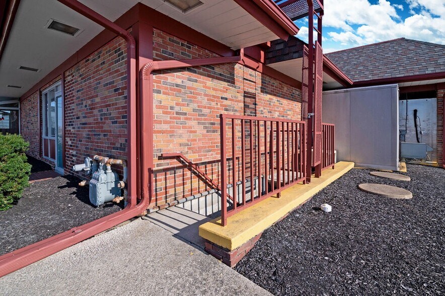 More Photos Of 1565 Marion-Waldo Rd, Marion General Retail For Sale