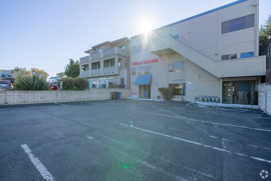 More Photos Of 842 Lighthouse Ave, Monterey Freestanding For Lease