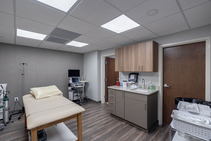More Photos Of 195 King Ave, Athens Medical For Lease