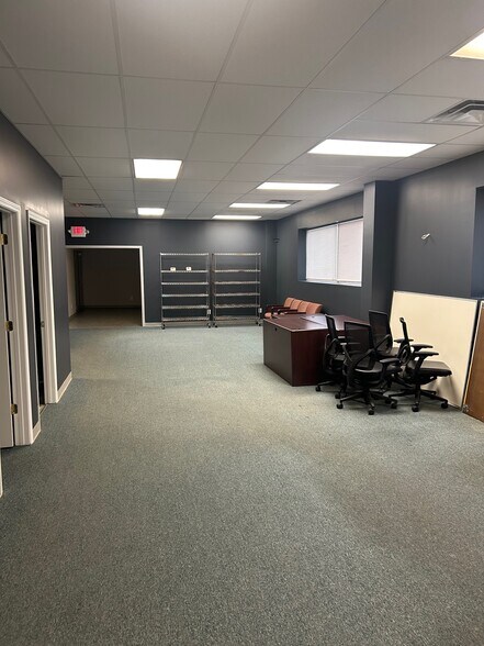 More Photos Of 3862 Race Rd, Cincinnati Light Manufacturing For Lease