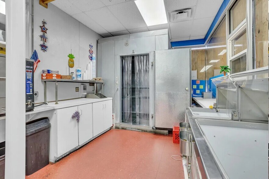 More Photos Of 1201 Cooper St, Jackson Freestanding For Sale
