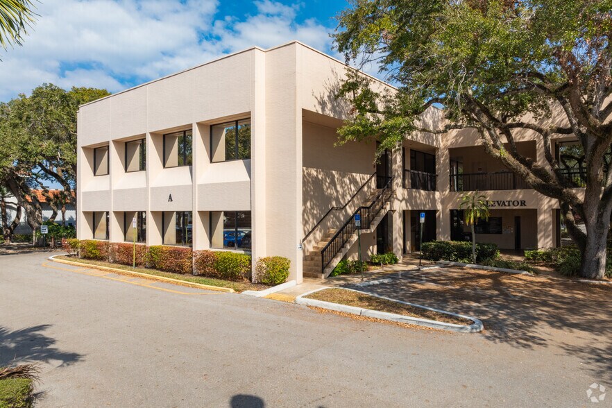 More Photos Of 11380 Prosperity Farms Rd, Palm Beach Gardens Medical For Lease