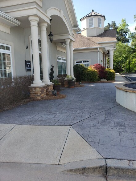 More Photos Of 1816 Eagle Dr, Woodstock Medical For Lease