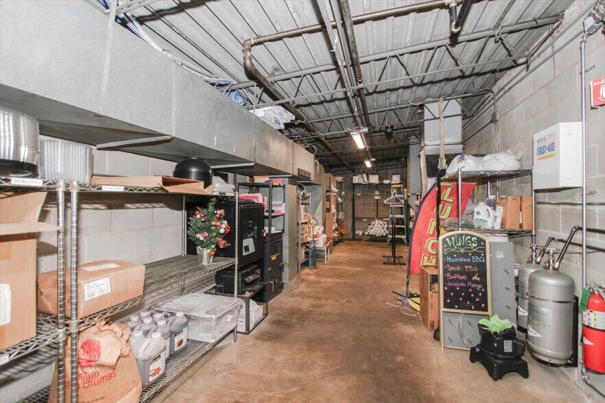 More Photos Of 720 E Rand Rd, Mount Prospect Fast Food For Sale