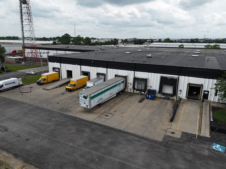 More Photos Of 4051 Fondorf Dr, Columbus Warehouse For Lease