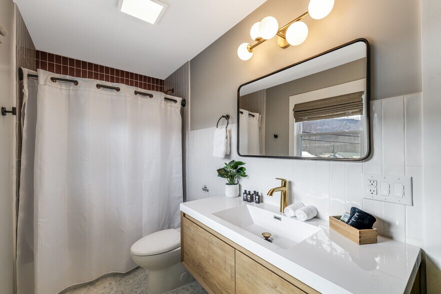 More Photos Of 4102 Soco Rd, Maggie Valley Hotel For Sale