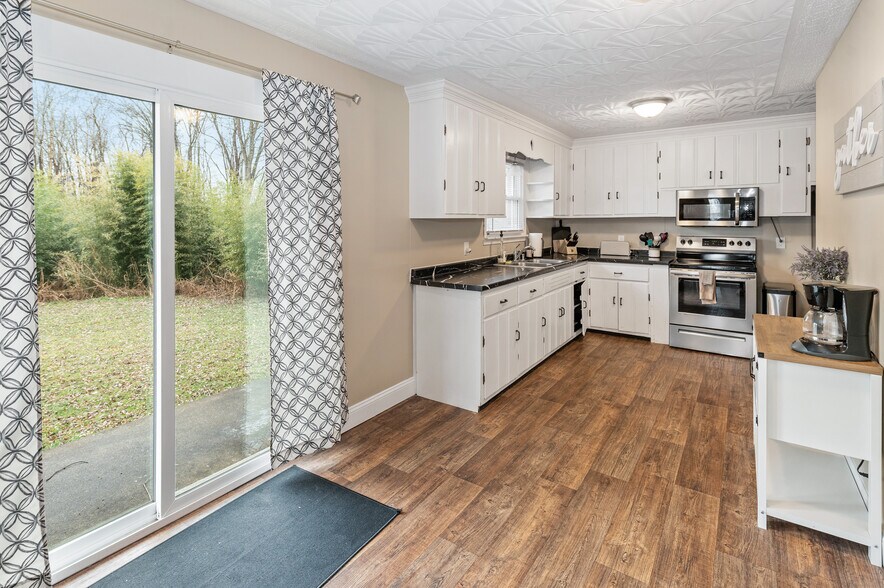 More Photos Of 3625 New Shepherdsville Rd, Bardstown Flex For Sale