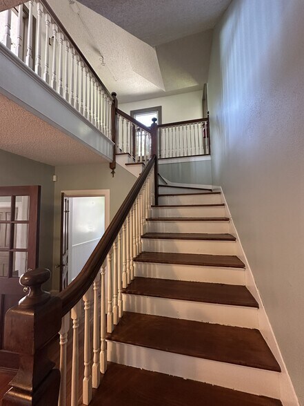 More Photos Of 93 Church St, Asheville Office For Lease