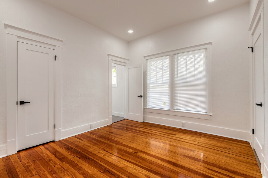 More Photos Of 306 Washington St, New Smyrna Beach Medical For Sale