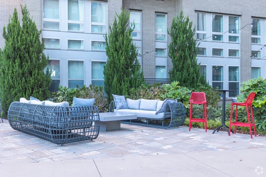 More Photos Of 145 New Bern St, Charlotte Apartments For Lease