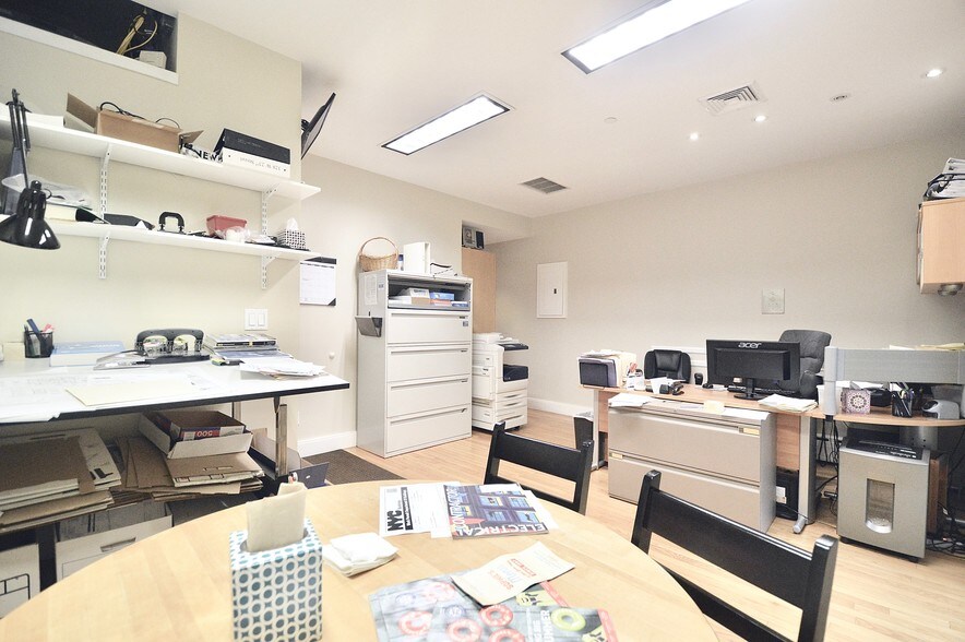 More Photos Of 410-412 W 48th St, New York Apartments For Lease