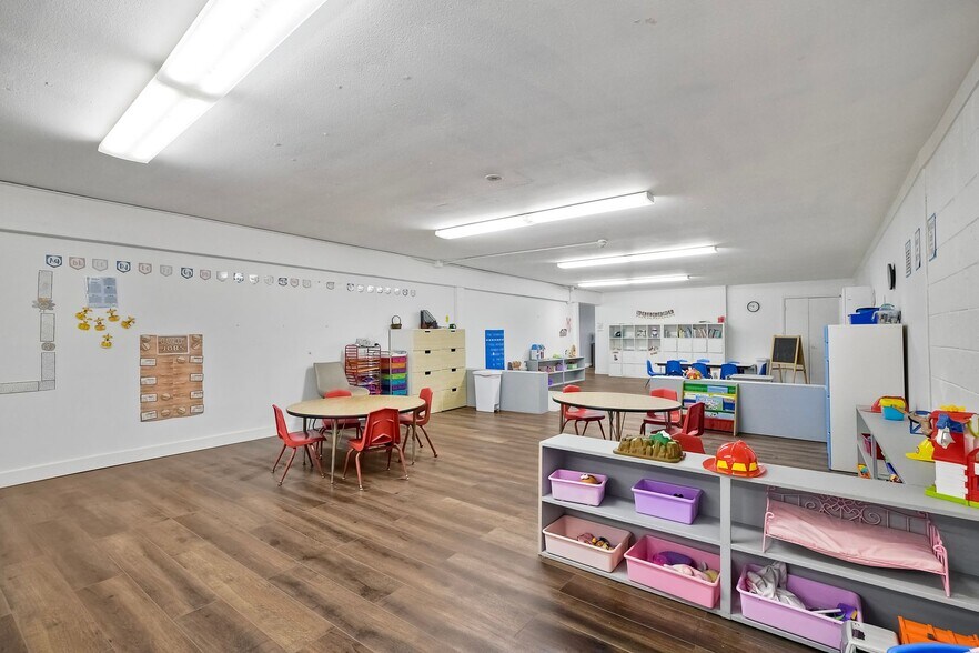 More Photos Of 855 Barham Dr, San Marcos Religious Facility For Lease