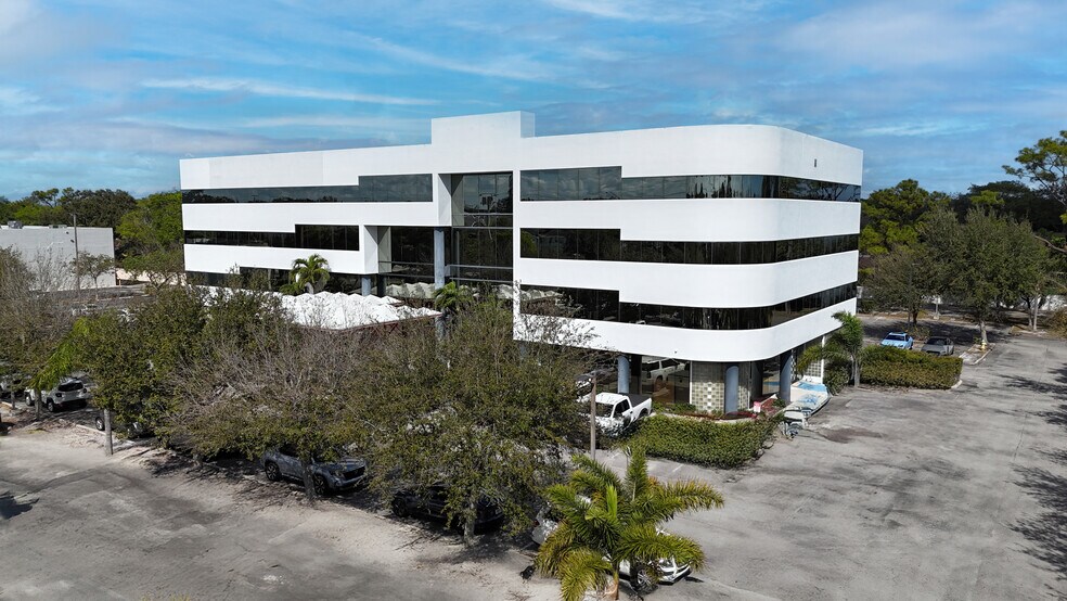 More Photos Of 2151 W Hillsboro Blvd, Deerfield Beach Office For Lease
