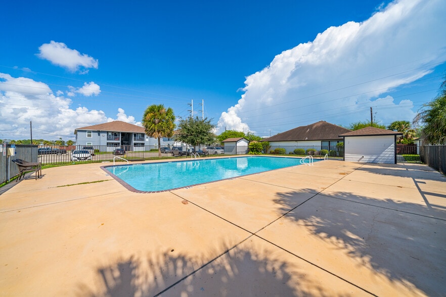 More Photos Of 5929 Wooldridge Rd, Corpus Christi Apartments For Sale