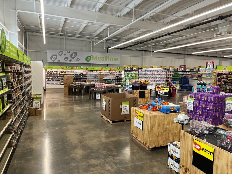 More Photos Of 122 N Main St, Monticello General Retail For Sale