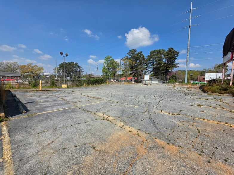 More Photos Of 4001 Glenwood Rd, Decatur Fast Food For Sale