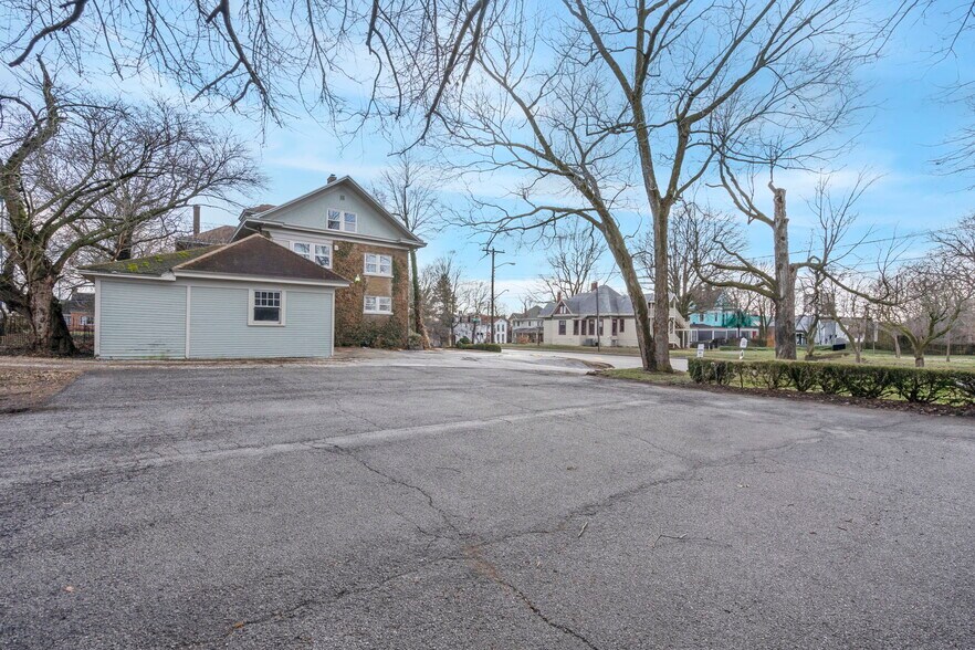 More Photos Of 1201 E Walnut St, Springfield Loft Creative Space For Sale