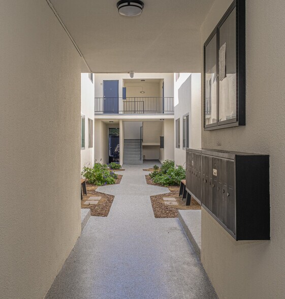 More Photos Of 1711 Granville Ave, Los Angeles Apartments For Sale