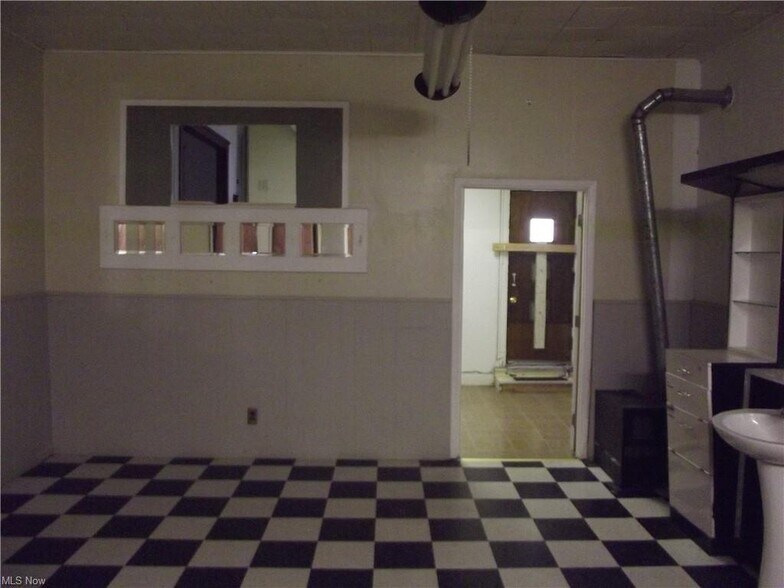 More Photos Of 17051 Libby Rd, Maple Heights Storefront Retail Residential For Lease