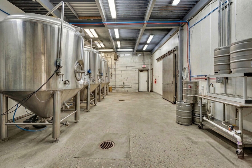 More Photos Of 2050 Sportys Dr, Batavia Warehouse For Sale