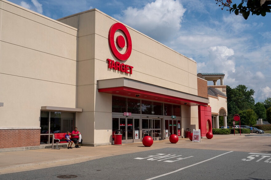 More Photos Of 9645-9759 Sam Furr Rd, Huntersville Unknown For Lease