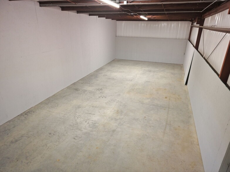 More Photos Of 3945 Lee St, Ayden Light Distribution For Lease
