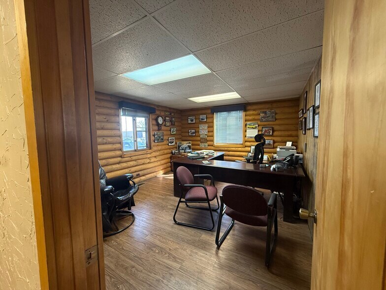 More Photos Of 35 5th Ave, Belle Fourche Office For Sale