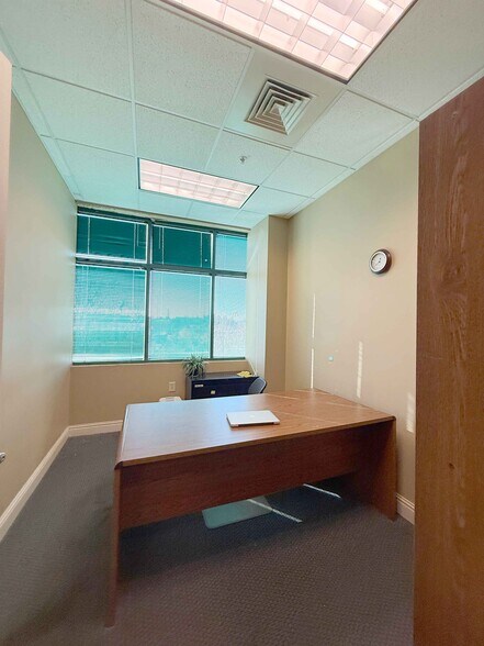 More Photos Of 500 Cahaba Park Cir, Birmingham Medical For Lease